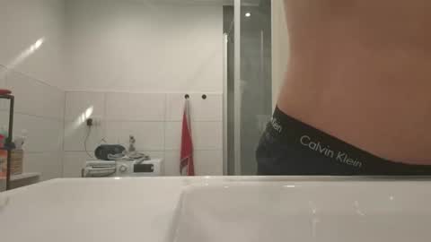 Snapshot of lukasschoetz chatting on November 8, 2025, 8:40 pm lukasschoetz online show from November 8, 2025, 8:40 pm