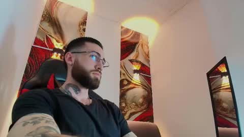 LUKE online show from November 15, 2025, 1:07 pm