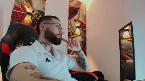 LUKE online show from November 22, 2025, 1:21 pm