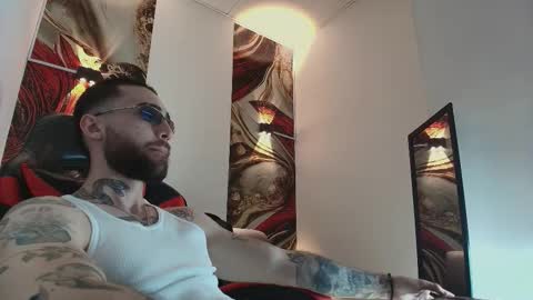 LUKE online show from December 15, 2025, 1:37 pm