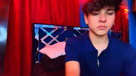 Snapshot of luke_howland chatting on June 22, 2026, 2:02 am Luke online show from June 22, 2026, 2:02 am