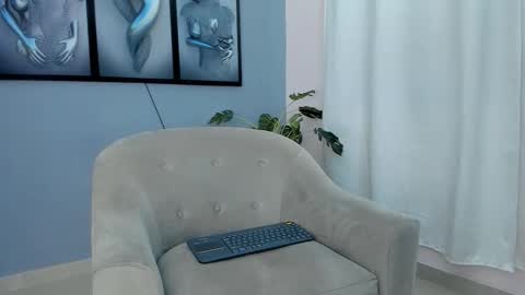 Snapshot of luke_julien chatting on October 22, 2025, 6:35 am Luke Julien online show from October 22, 2025, 6:35 am