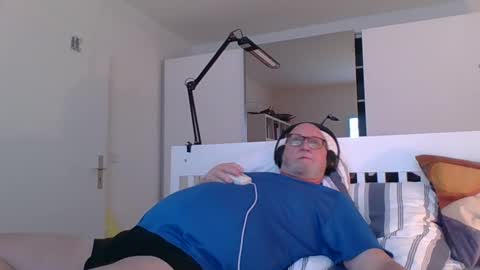 Snapshot of luley58 chatting on February 21, 2025, 6:18 am luley58 online show from February 21, 2025, 6:18 am