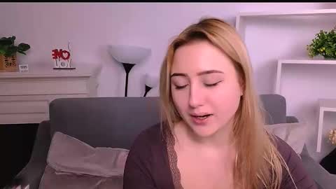 Lily online show from February 26, 2026, 9:47 pm