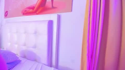 BRENDA TATIANA online show from November 24, 2025, 7:46 pm