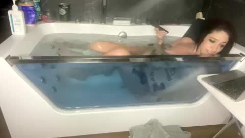 Lulu online show from January 19, 2025, 7:04 pm