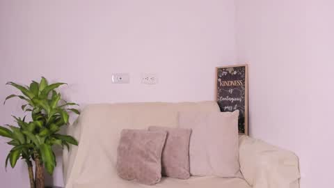 LULU online show from January 28, 2025, 3:04 am