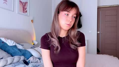 lulu berry online show from May 17, 2026, 2:20 am