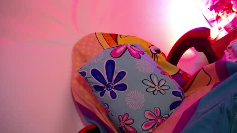 Luly online show from November 28, 2025, 4:15 am