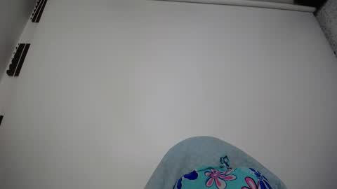 Luly online show from November 30, 2025, 5:22 am