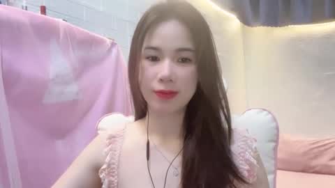 Luna online show from April 23, 2026, 1:07 am