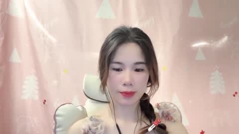 Luna online show from April 25, 2026, 8:50 pm