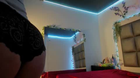 Snapshot of luna__scarlett chatting on February 28, 2026, 9:49 pm luna online show from February 28, 2026, 9:49 pm