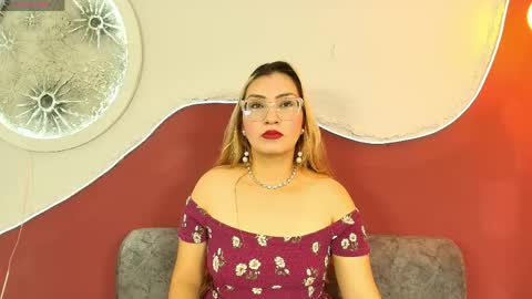 luna__velvet online show from May 26, 2026, 12:34 pm