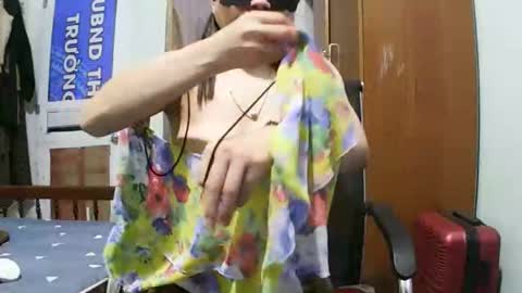 luna_beauty25 online show from March 31, 2026, 10:21 pm