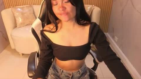 Snapshot of luna_benz_tx chatting on July 6, 2026, 8:00 pm Follow me.. Live 1430 to 2100 online show from July 6, 2026, 8:00 pm