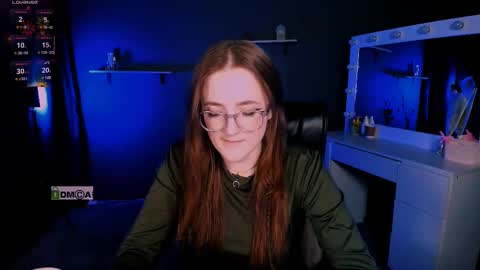 luna_berryy online show from March 11, 2025, 5:49 am