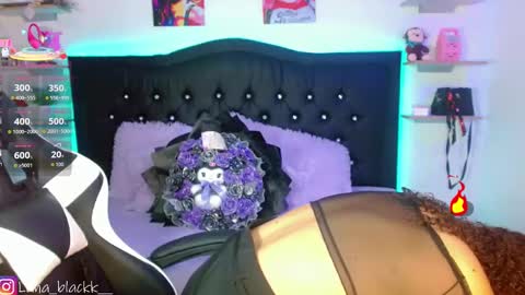 Luna online show from October 6, 2025, 9:12 pm