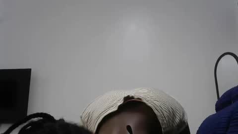 luna_blues online show from May 10, 2026, 12:05 am