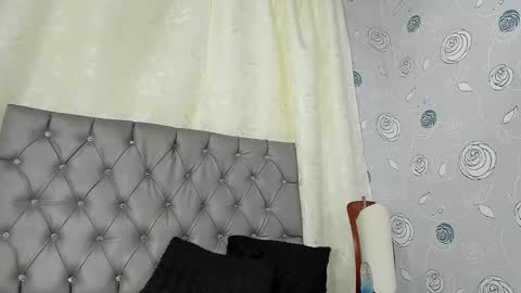 Snapshot of luna_evaa chatting on December 28, 2024, 6:18 pm Luna Eva online show from December 28, 2024, 6:18 pm