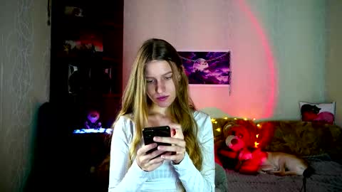 luna_evan online show from October 29, 2025, 7:54 am