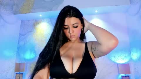 luna_ferrari online show from June 3, 2026, 2:33 pm