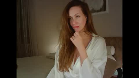 Snapshot of luna_hoti chatting on May 9, 2026, 11:43 pm luna_hoti online show from May 9, 2026, 11:43 pm