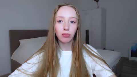 Snapshot of luna_insanity chatting on December 8, 2024, 8:36 pm Luna online show from December 8, 2024, 8:36 pm