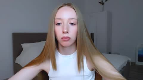 Snapshot of luna_insanity chatting on December 25, 2024, 7:13 pm Luna online show from December 25, 2024, 7:13 pm