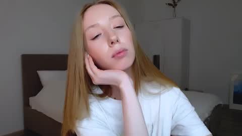 Snapshot of luna_insanity chatting on January 20, 2025, 2:32 am Luna online show from January 20, 2025, 2:32 am