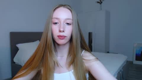 Snapshot of luna_insanity chatting on January 23, 2025, 10:11 pm Luna online show from January 23, 2025, 10:11 pm