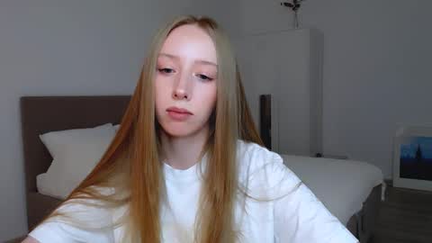 Snapshot of luna_insanity chatting on January 25, 2025, 8:00 pm Luna online show from January 25, 2025, 8:00 pm
