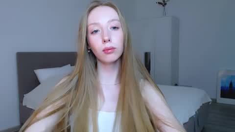 Snapshot of luna_insanity chatting on February 7, 2025, 12:42 am Luna online show from February 7, 2025, 12:42 am