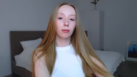 Snapshot of luna_insanity chatting on February 9, 2025, 10:00 pm Luna online show from February 9, 2025, 10:00 pm