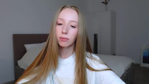 Snapshot of luna_insanity chatting on February 12, 2025, 10:59 pm Luna online show from February 12, 2025, 10:59 pm