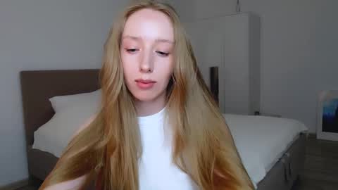 Snapshot of luna_insanity chatting on February 26, 2025, 10:09 pm Luna online show from February 26, 2025, 10:09 pm