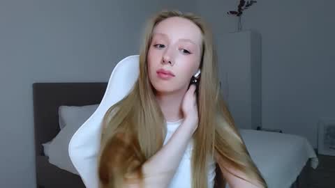 Snapshot of luna_insanity chatting on September 9, 2025, 9:03 pm Luna online show from September 9, 2025, 9:03 pm