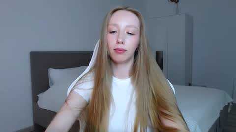 Snapshot of luna_insanity chatting on September 11, 2025, 8:09 pm Luna online show from September 11, 2025, 8:09 pm