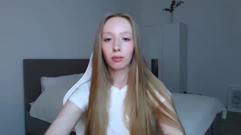 Snapshot of luna_insanity chatting on September 17, 2025, 8:10 pm Luna online show from September 17, 2025, 8:10 pm