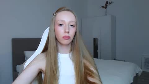 Snapshot of luna_insanity chatting on September 22, 2025, 9:28 pm Luna online show from September 22, 2025, 9:28 pm