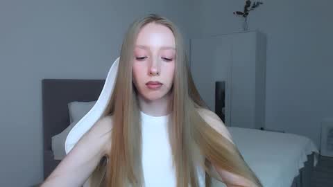 Snapshot of luna_insanity chatting on October 6, 2025, 8:28 pm Luna online show from October 6, 2025, 8:28 pm