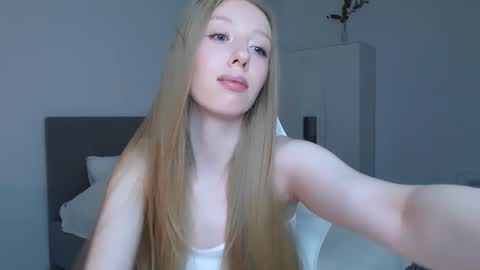 Snapshot of luna_insanity chatting on October 7, 2025, 8:39 pm Luna online show from October 7, 2025, 8:39 pm