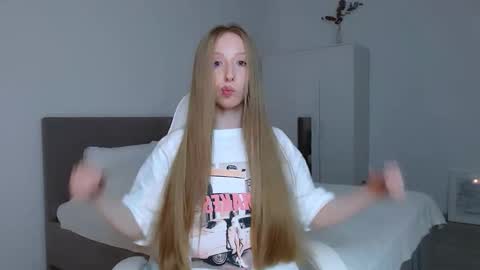 Snapshot of luna_insanity chatting on October 12, 2025, 9:03 pm Luna online show from October 12, 2025, 9:03 pm