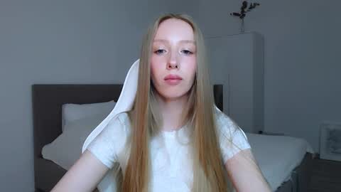 Snapshot of luna_insanity chatting on October 20, 2025, 8:09 pm Luna online show from October 20, 2025, 8:09 pm