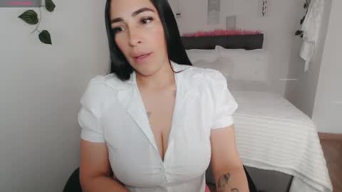 Snapshot of luna_lgomez chatting on September 12, 2025, 12:05 pm luna online show from September 12, 2025, 12:05 pm