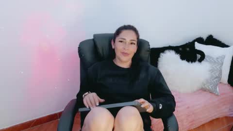 luna online show from March 26, 2026, 2:06 am