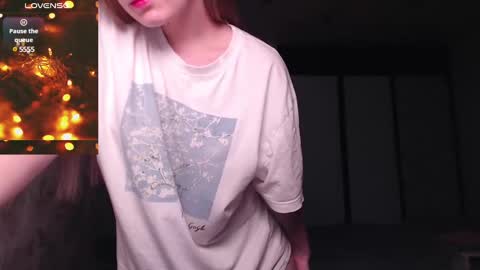 Snapshot of luna_loveisgood chatting on December 2, 2024, 12:18 pm Luna online show from December 2, 2024, 12:18 pm