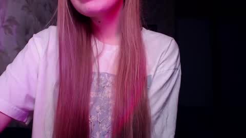 Snapshot of luna_loveisgood chatting on January 2, 2025, 6:34 pm Luna online show from January 2, 2025, 6:34 pm