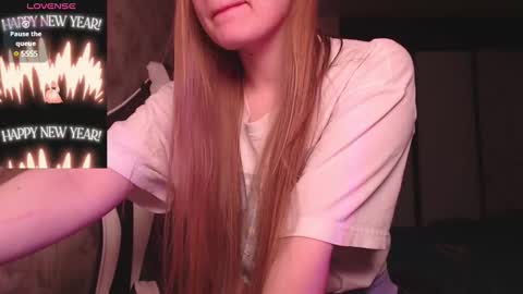 Snapshot of luna_loveisgood chatting on February 4, 2025, 6:06 pm Luna online show from February 4, 2025, 6:06 pm