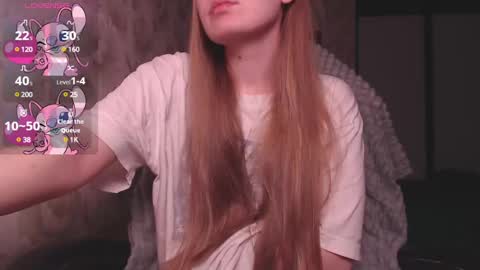 Snapshot of luna_loveisgood chatting on February 23, 2025, 2:57 pm Luna online show from February 23, 2025, 2:57 pm